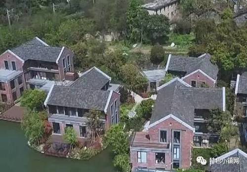 据悉，对于特色小镇的开发和运营，华夏幸福早已在旗下产业新城内进行试点，目前已经建立并初具规模的小镇包括大厂影视小镇、香河机器人小镇、嘉善人才创业小镇。此外，足球小镇、健康小镇和葡萄小镇根据公司公告也将陆续推出。
