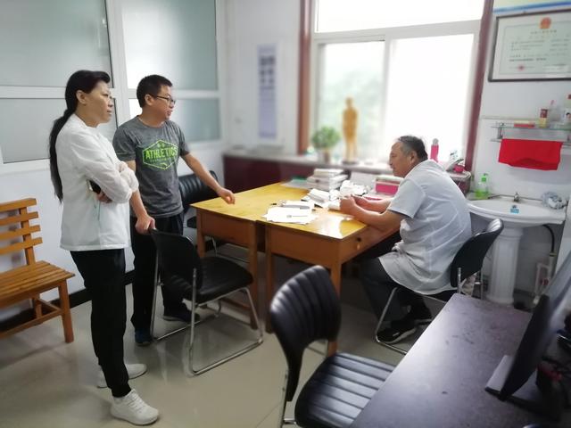 健康所系,生命之托,仁者大爱,重医尊卫 健康所系,生命之托,仁者大爱,重医尊卫