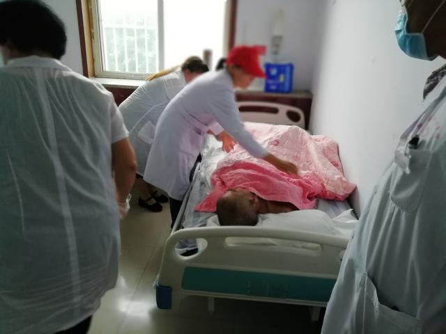 健康所系,生命之托,仁者大爱,重医尊卫 健康所系,生命之托,仁者大爱,重医尊卫